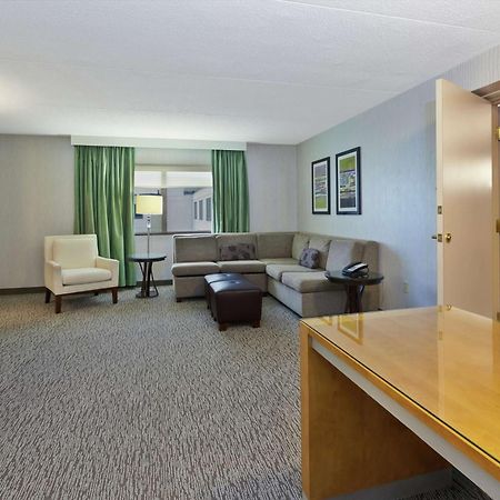 Hotel Auburn Hills Eksteriør billede