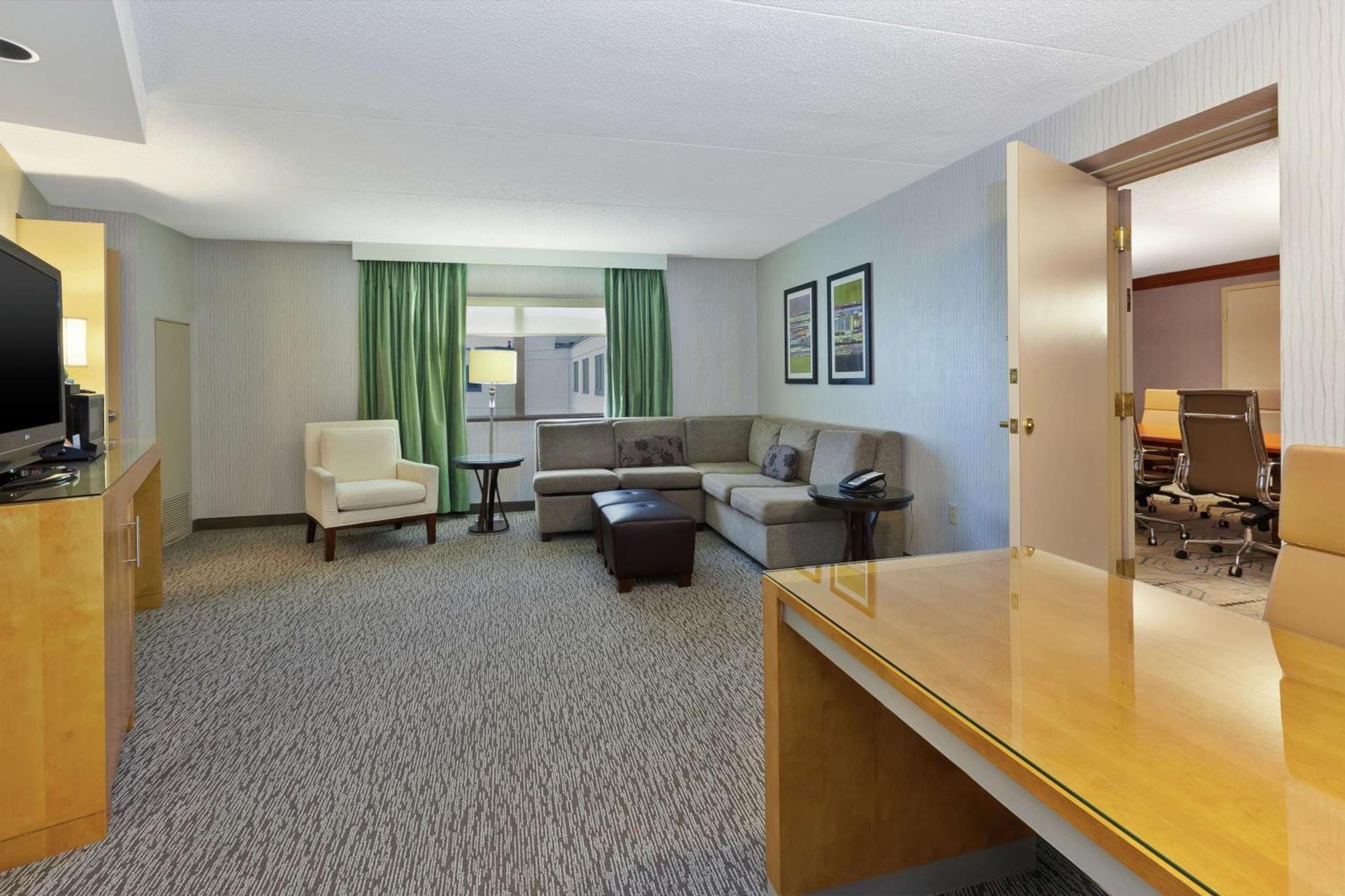 Hotel Auburn Hills Eksteriør billede